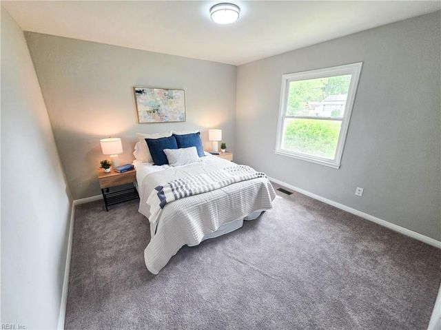 45 Londonshire TER, Hampton, VA 23666
