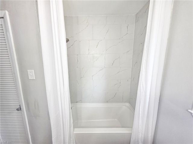45 Londonshire TER, Hampton, VA 23666