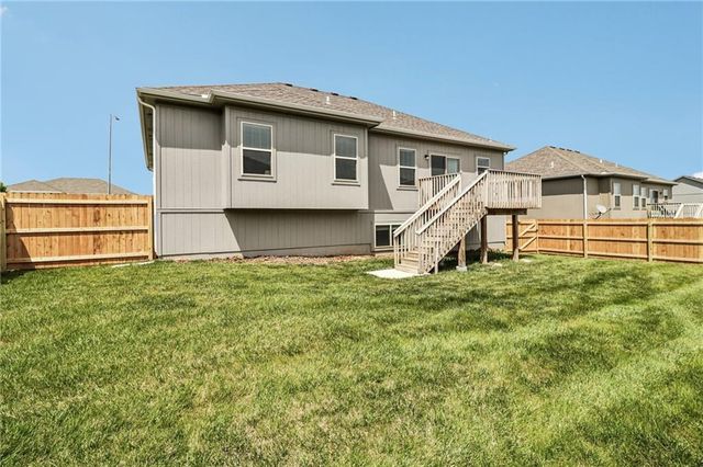 1205 NW Hilltop Lane, Grain Valley, MO 64029