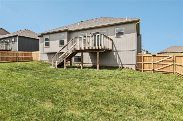 1205 NW Hilltop Lane, Grain Valley, MO 64029