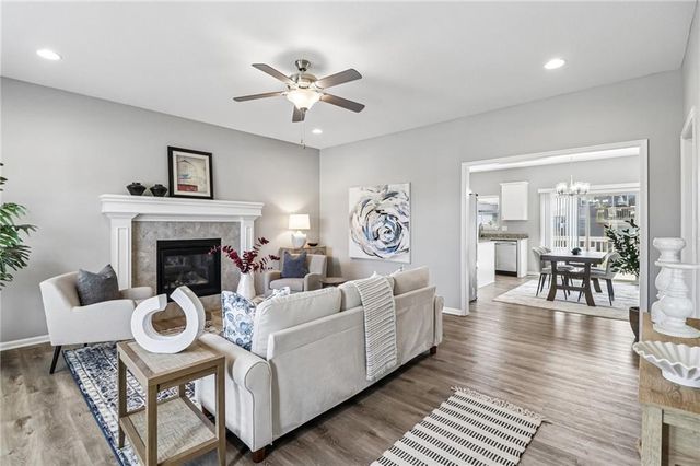 1205 NW Hilltop Lane, Grain Valley, MO 64029