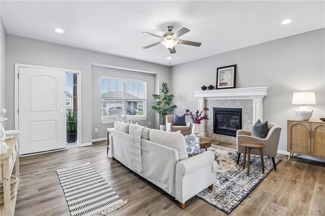 1205 NW Hilltop Lane, Grain Valley, MO 64029