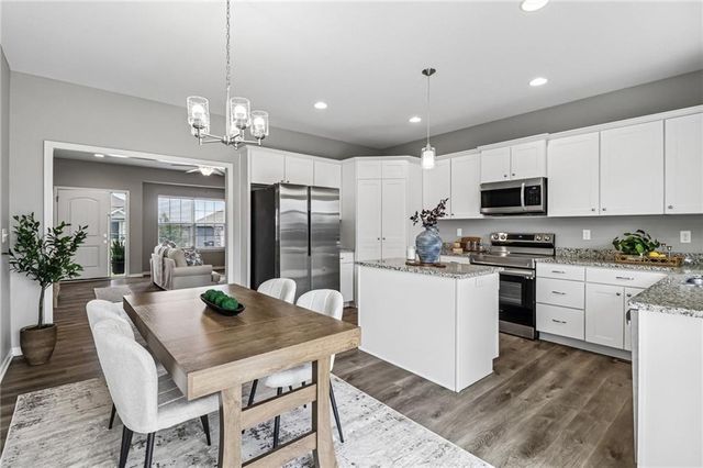 1205 NW Hilltop Lane, Grain Valley, MO 64029