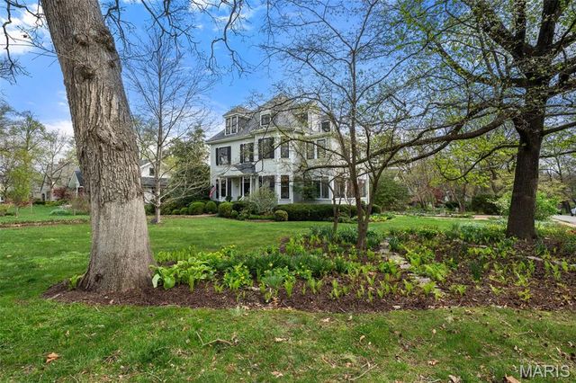 156 Gray Avenue, Webster Groves, MO 63119