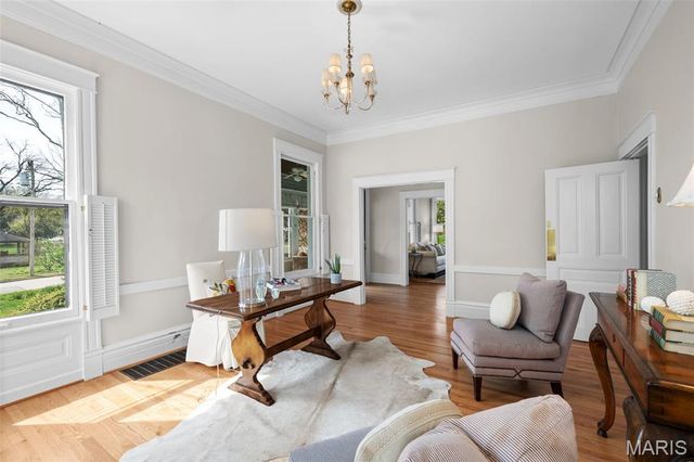 156 Gray Avenue, Webster Groves, MO 63119