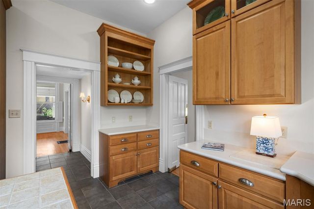 156 Gray Avenue, Webster Groves, MO 63119