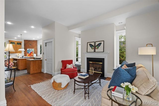 156 Gray Avenue, Webster Groves, MO 63119