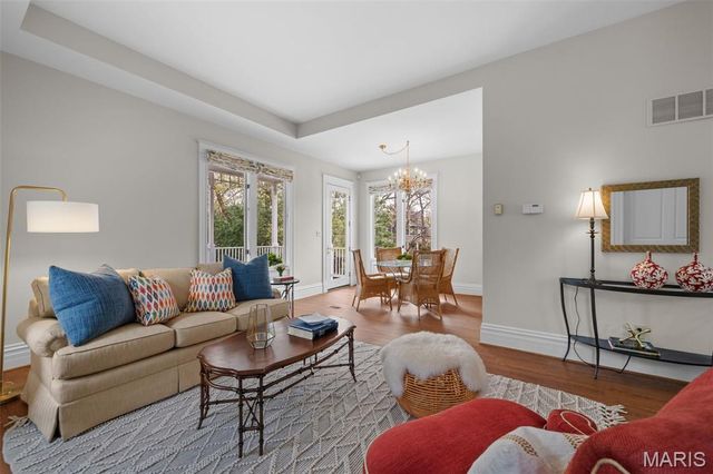 156 Gray Avenue, Webster Groves, MO 63119