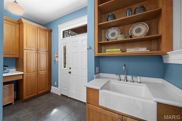 156 Gray Avenue, Webster Groves, MO 63119