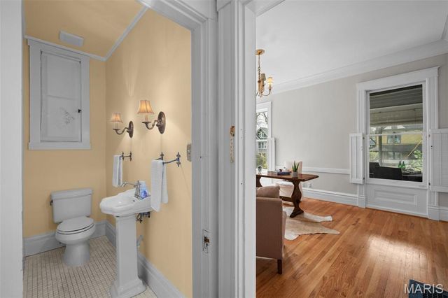 156 Gray Avenue, Webster Groves, MO 63119