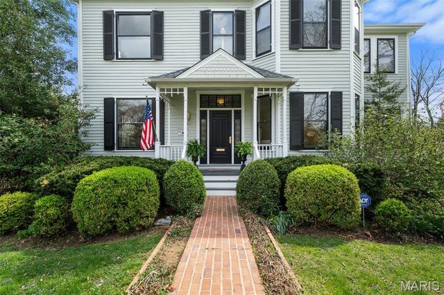 156 Gray Avenue, Webster Groves, MO 63119