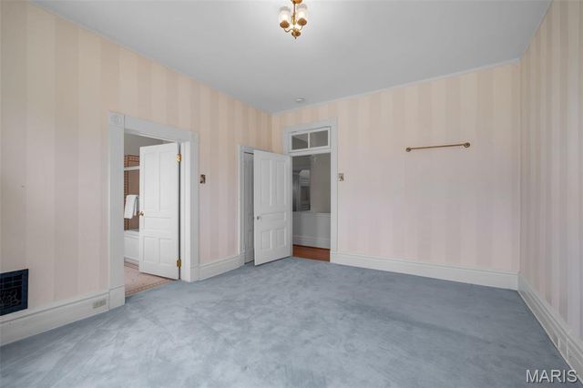 156 Gray Avenue, Webster Groves, MO 63119