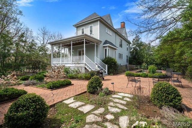 156 Gray Avenue, Webster Groves, MO 63119