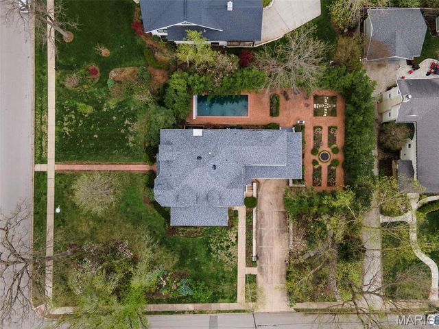 156 Gray Avenue, Webster Groves, MO 63119