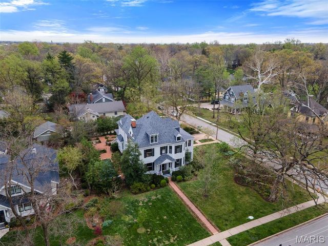 156 Gray Avenue, Webster Groves, MO 63119