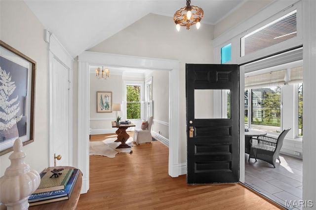 156 Gray Avenue, Webster Groves, MO 63119