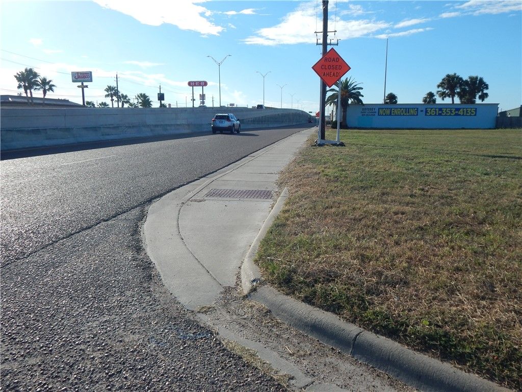 10542, 10546 SPID, Corpus Christi, TX 78418 — exterior