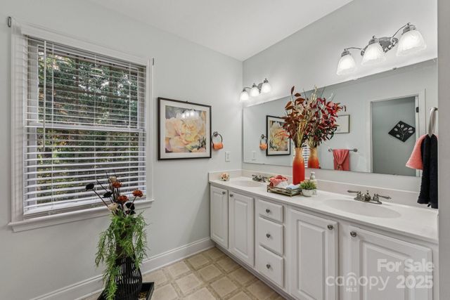 2710 Ashbourne Drive, Gastonia, NC 28056