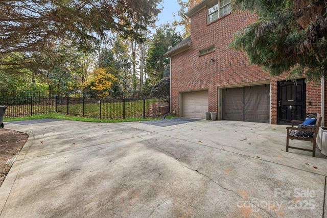 2710 Ashbourne Drive, Gastonia, NC 28056