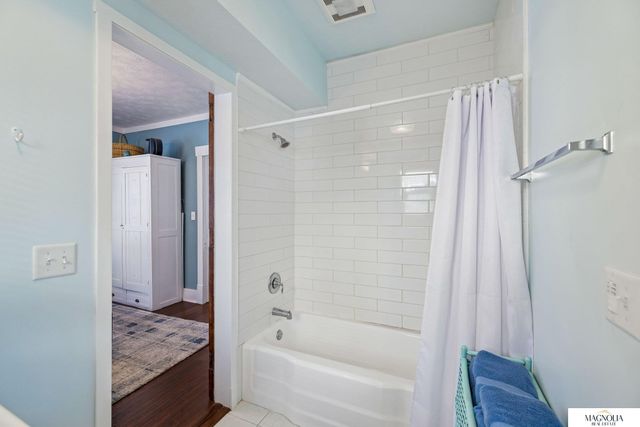 611 elmwood Avenue, Lincoln, NE 68510