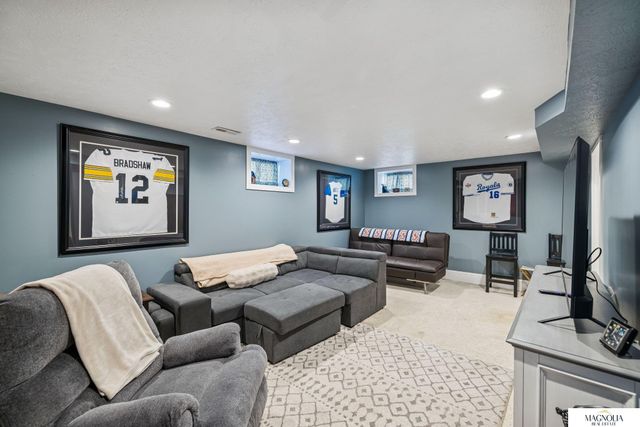 611 elmwood Avenue, Lincoln, NE 68510