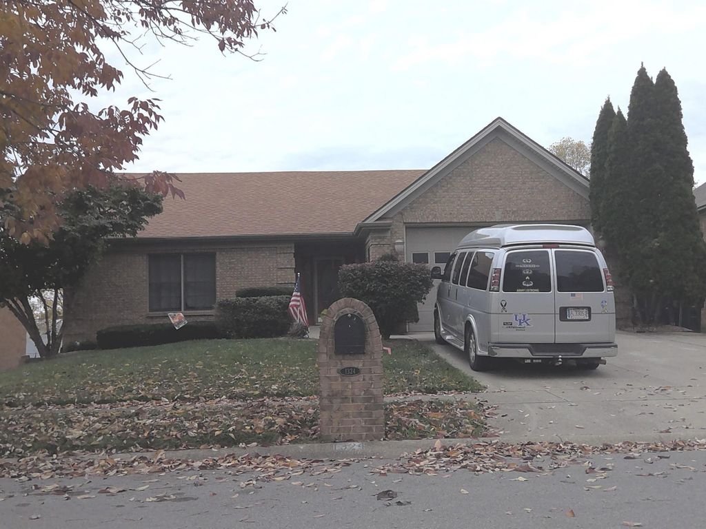 1324 Saddle Club Way, Lexington, KY 40504