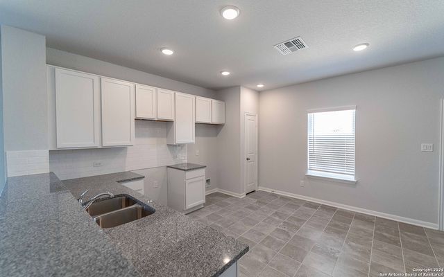 5215 Olene Flats, Von Ormy, TX 78073