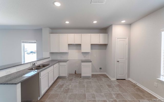 5215 Olene Flats, Von Ormy, TX 78073