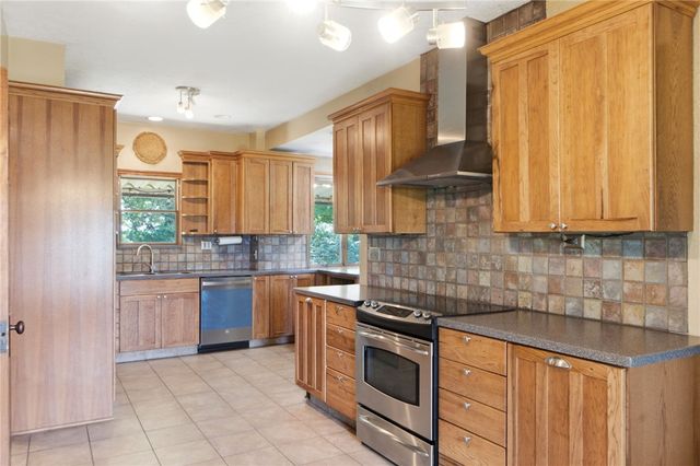 185 S Valley Road, Xenia, OH 45385