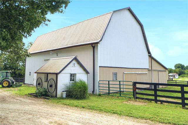 185 S Valley Road, Xenia, OH 45385