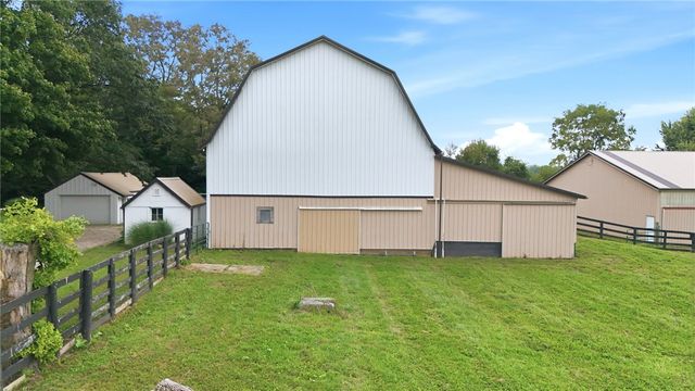 185 S Valley Road, Xenia, OH 45385