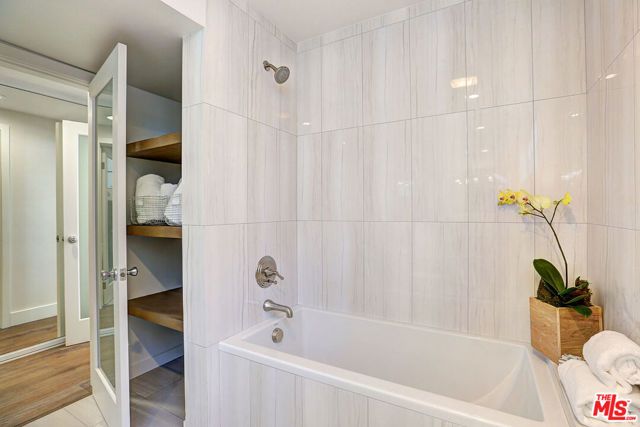 1025 Ocean Avenue 102, Santa Monica, CA 90403