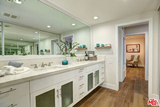 1025 Ocean Avenue 102, Santa Monica, CA 90403
