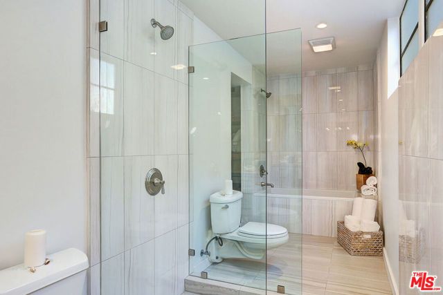 1025 Ocean Avenue 102, Santa Monica, CA 90403