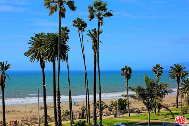 1025 Ocean Avenue 102, Santa Monica, CA 90403