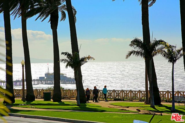1025 Ocean Avenue 102, Santa Monica, CA 90403