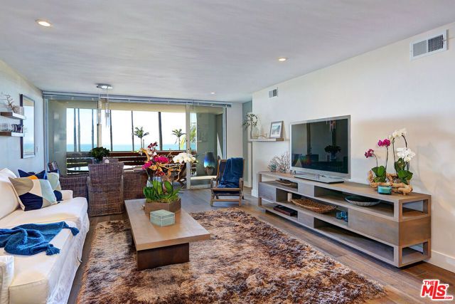 1025 Ocean Avenue 102, Santa Monica, CA 90403