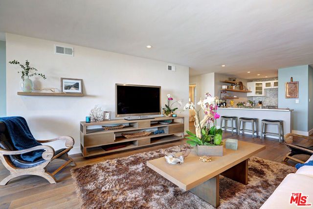 1025 Ocean Avenue 102, Santa Monica, CA 90403