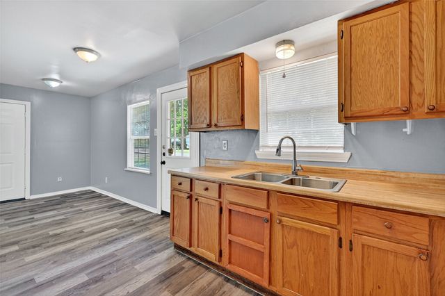 401 S Contemporary Drive, Sherman, TX 75092
