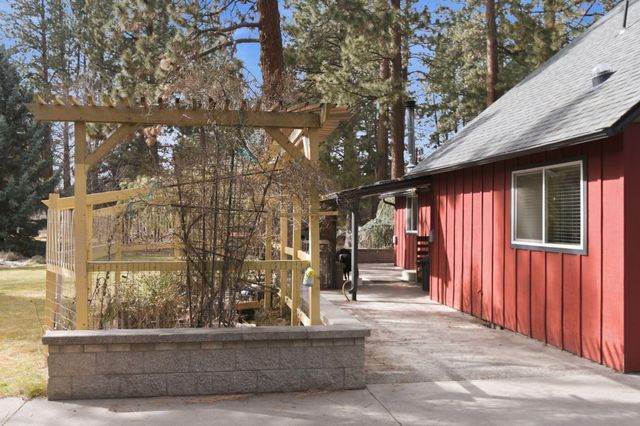 19373 Indian Summer Road, Bend, OR 97702