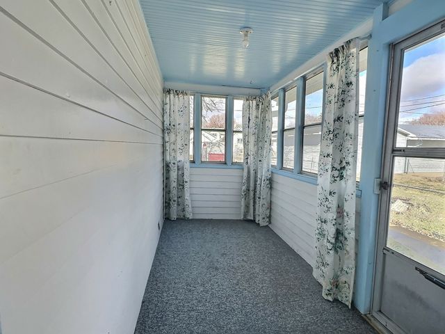 516 5th Avenue N, Clinton, IA 52732