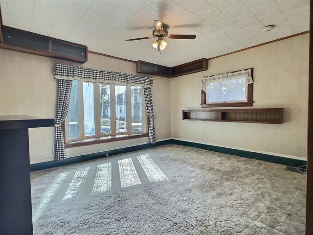 516 5th Avenue N, Clinton, IA 52732