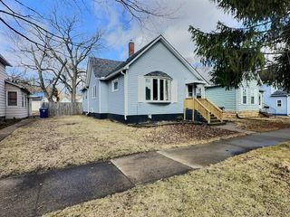 516 5th Avenue N, Clinton, IA 52732