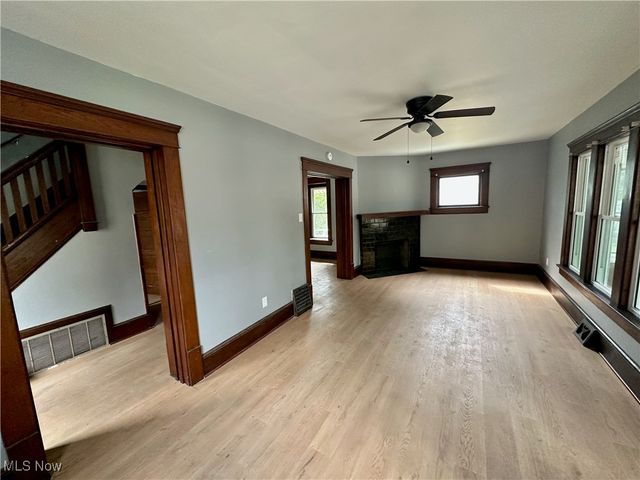 1111 East Avenue, Akron, OH 44307