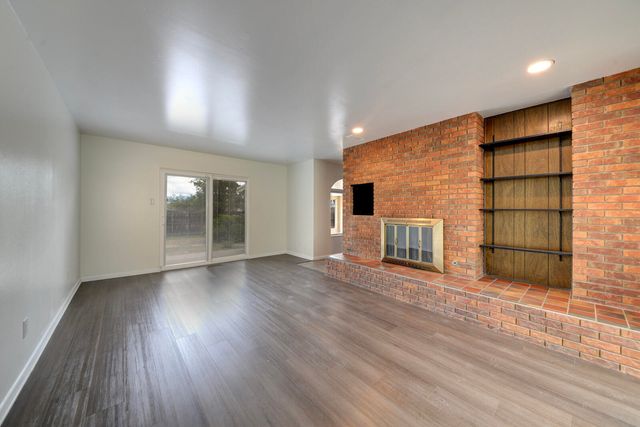 706 Cerro De Ortega Drive SE, Rio Rancho, NM 87124