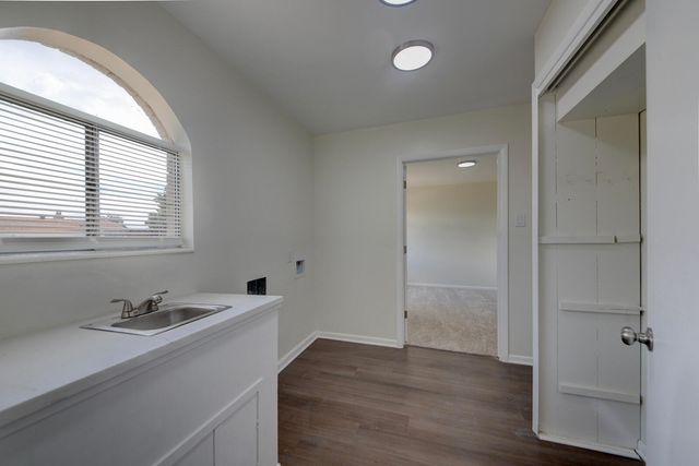 706 Cerro De Ortega Drive SE, Rio Rancho, NM 87124