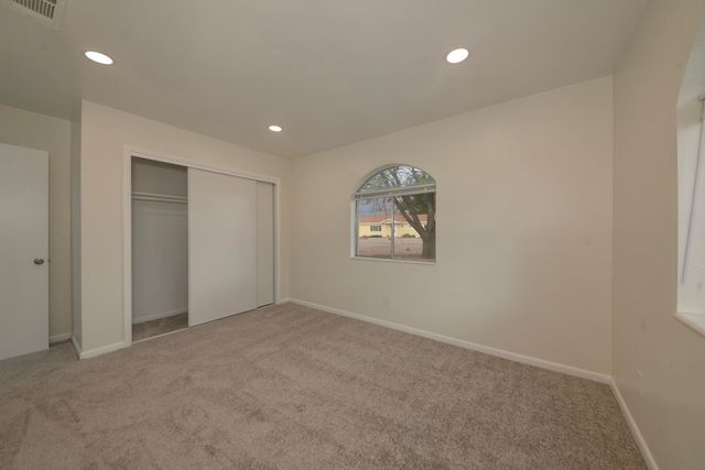 706 Cerro De Ortega Drive SE, Rio Rancho, NM 87124