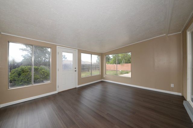 706 Cerro De Ortega Drive SE, Rio Rancho, NM 87124