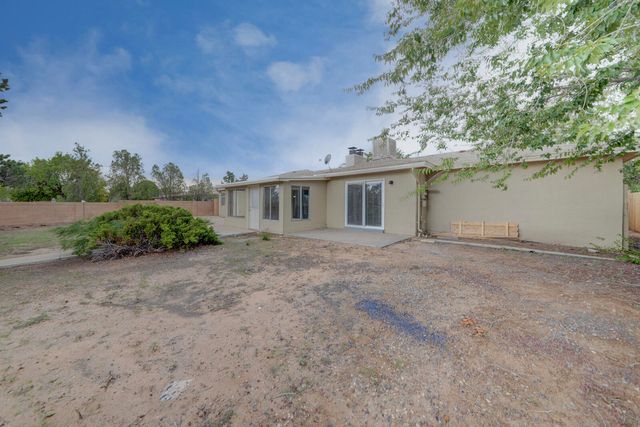706 Cerro De Ortega Drive SE, Rio Rancho, NM 87124