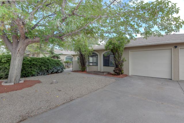 706 Cerro De Ortega Drive SE, Rio Rancho, NM 87124